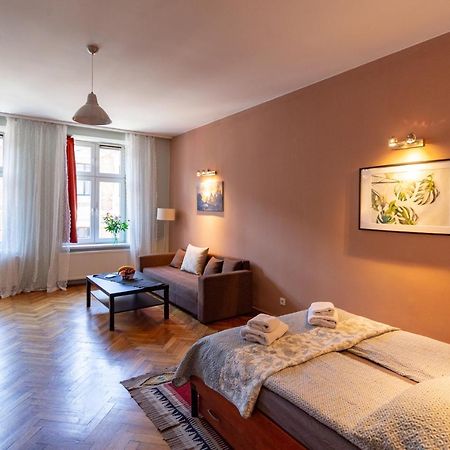 Spacious, Central & Artistic W/Brand New Bathroom! Krakow Exterior photo